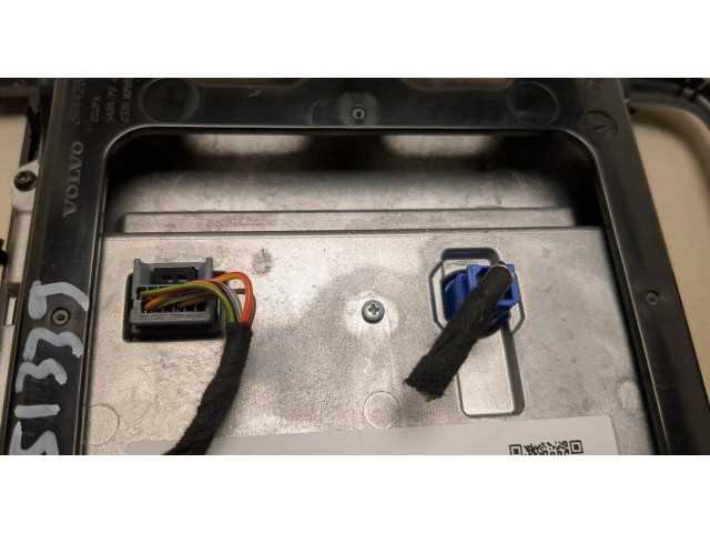 Дисплей бортового компьютера  Volvo XC40        