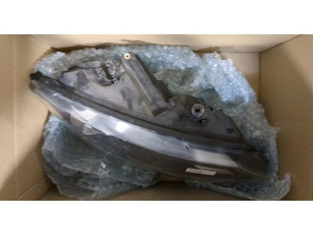 Фара передняя  Volkswagen Caddy 2004-2015 правая 