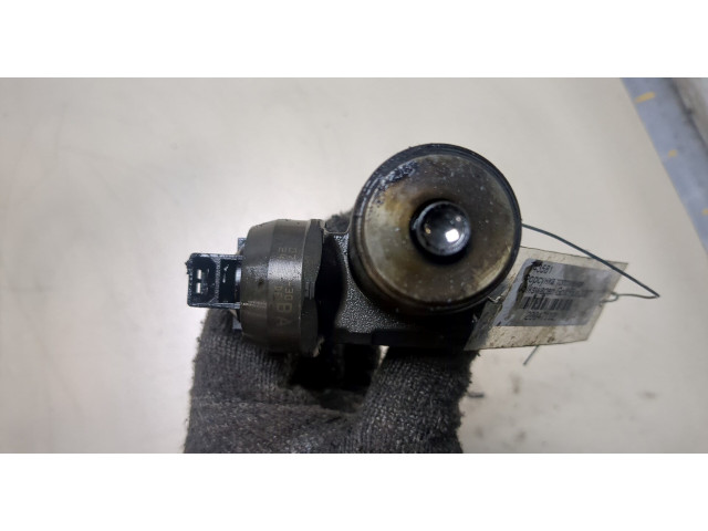 Форсунка топливная  Volkswagen Golf Plus    038130073G     