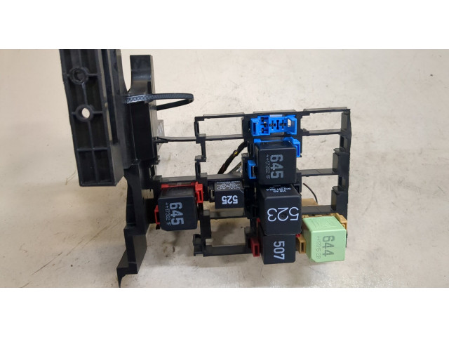 Блок реле Volkswagen Jetta 6 2014-2018