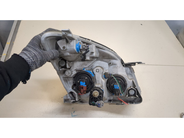 Фара передняя Toyota Corolla Verso 2002-2004 левая