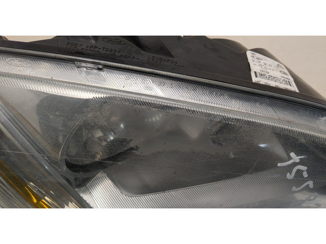 Фара передняя Ford Focus 2 2005-2008 правая
