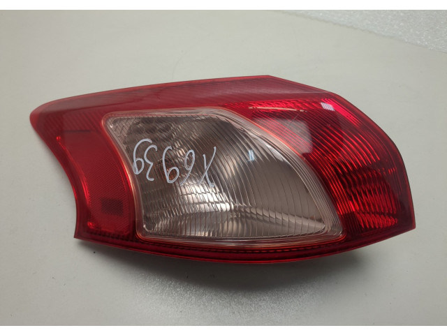 Задний фонарь          