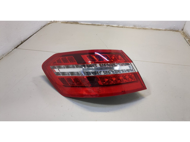 Задний фонарь