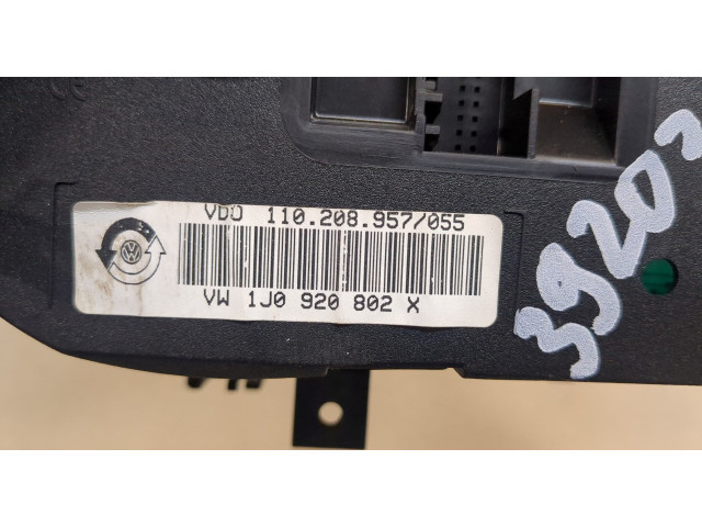 Панель приборов Volkswagen Golf 4 1997-2005 1J0920802X
