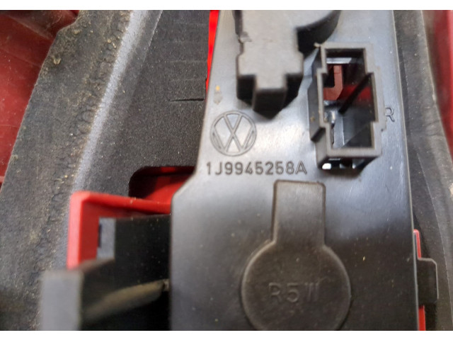 Задний фонарь