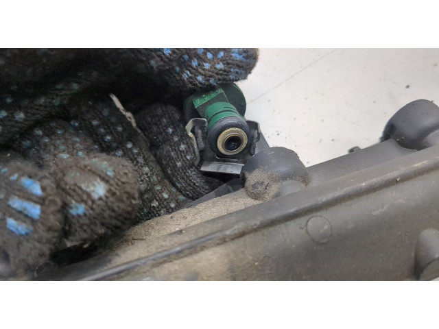 Форсунка топливная Skoda Octavia Tour 1996-2011