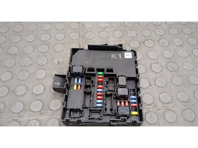 Блок предохранителей  Infiniti QX56 2010-2013      284B71LA0B   