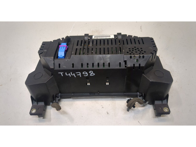 Панель приборов Audi A8 (D3) 2005-2007 4E0920950J