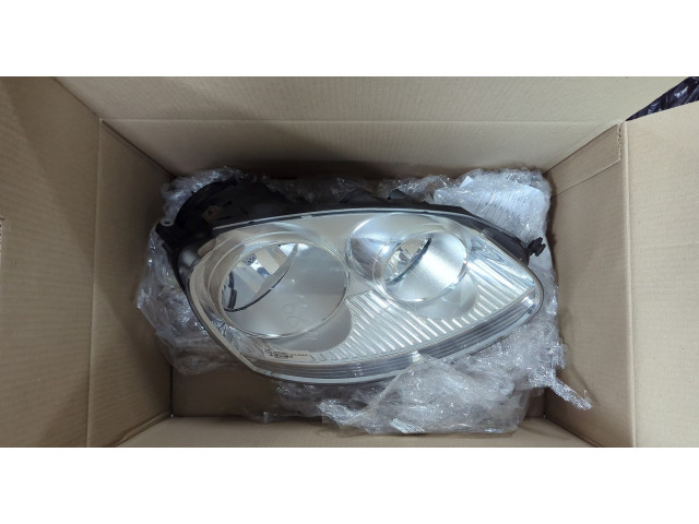 Фара передняя  Volkswagen Golf 5 2003-2009 правая 