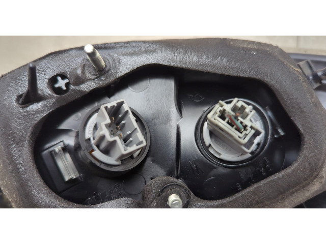 Задний фонарь