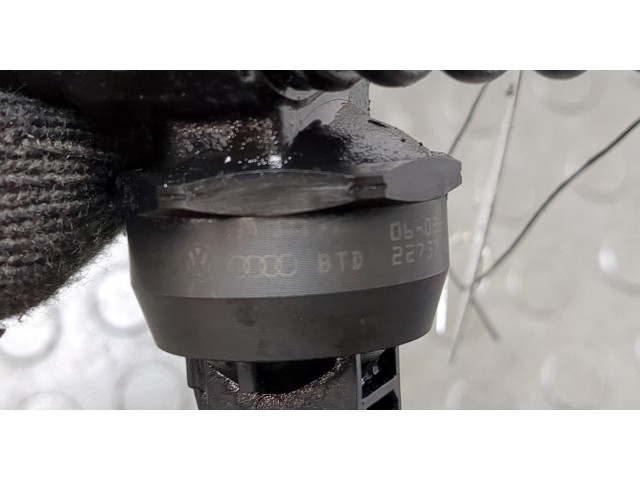 Форсунка топливная Volkswagen Passat 6 2005-2010 038130073AG