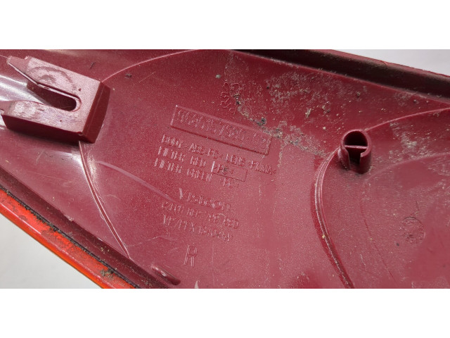 Задний фонарь