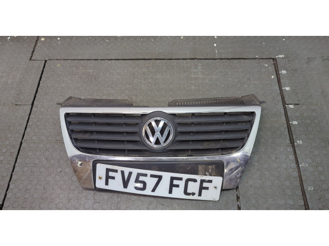 Решетка радиатора Volkswagen Passat 6 2005-2010 3C0853651AD, 3C0853601C