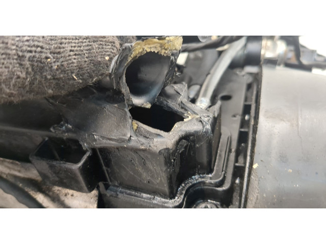 Форсунка топливная Volkswagen Golf Plus 03L130277S