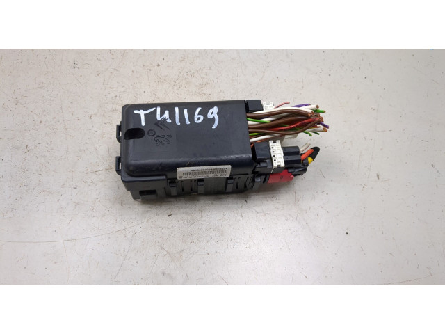 Блок предохранителей  Citroen C4 Picasso 2013-2016         