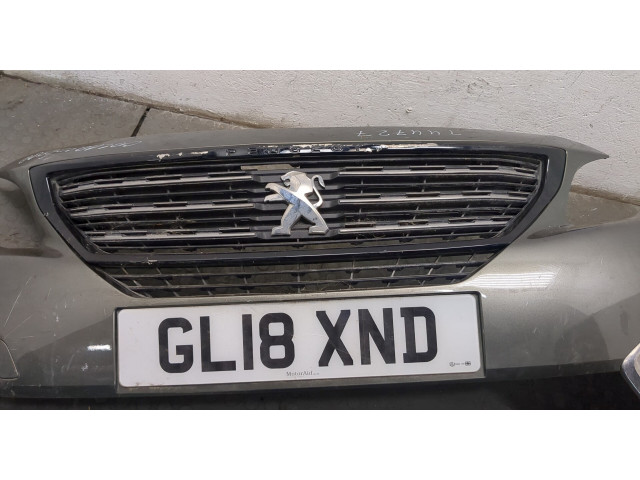 Бампер  Peugeot 5008 2017-2020 передний   