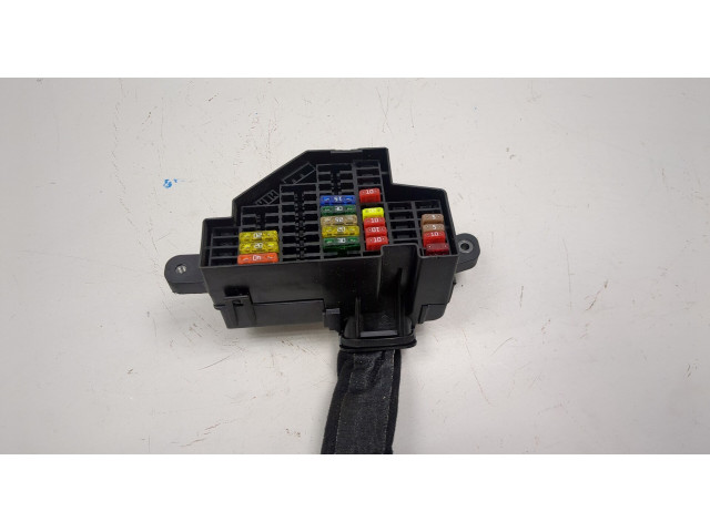 Блок предохранителей Volkswagen Golf 6 2009-2012