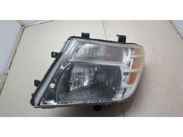 Фара передняя Nissan Pathfinder 2004-2014 левая