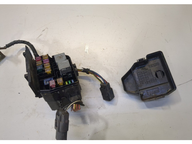 Блок предохранителей Mazda 2 2003-2008 DD1066760A 1.4