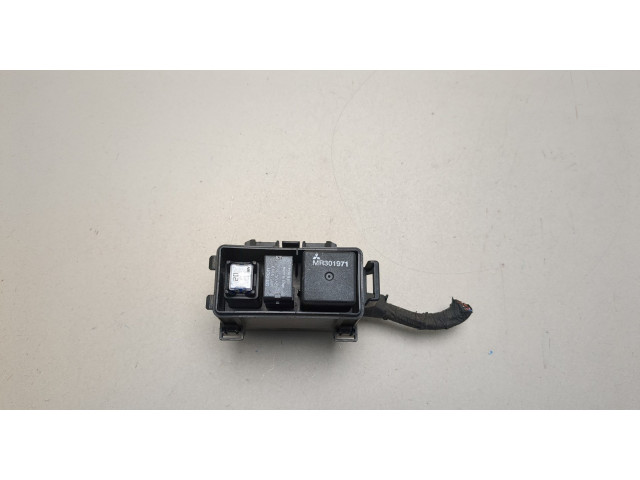 Блок реле Mitsubishi Galant 2004-2012