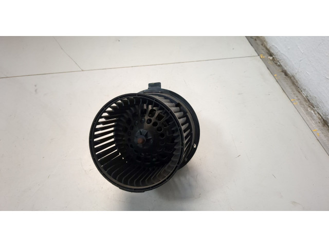 Моторчик печки Dacia Logan 2012-2016