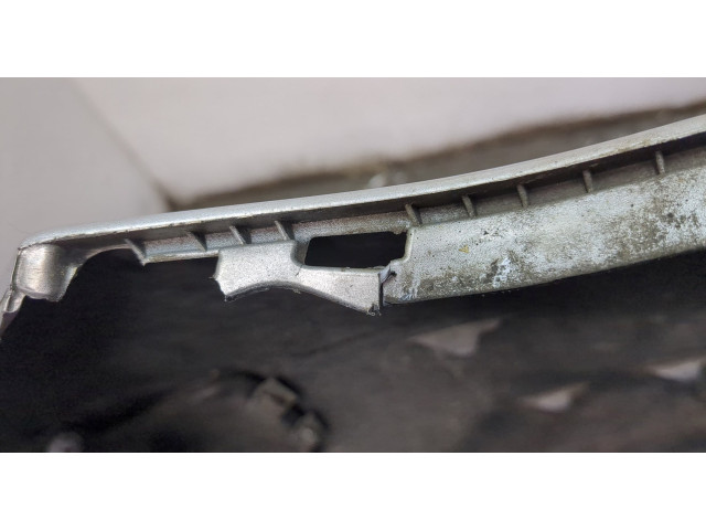 Решетка радиатора  KIA Carens 2006-2012          