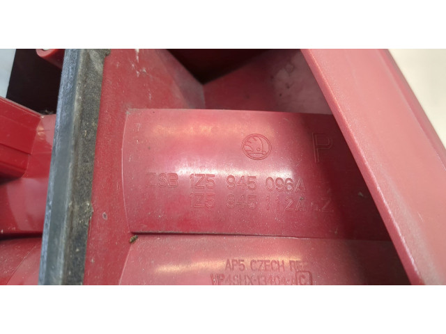 Задний фонарь 1Z5945112A