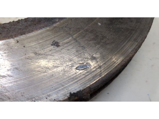 Диск тормозной Volvo S40 / V40 1995-2004 передний