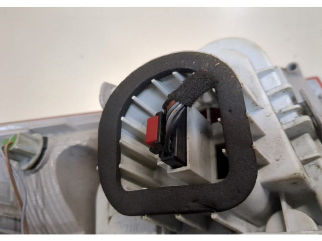 Задний фонарь 5JH945112 Skoda Rapid