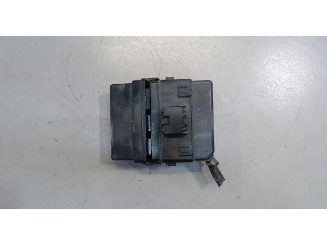 Блок реле Citroen C-Crosser MR301971 2.2