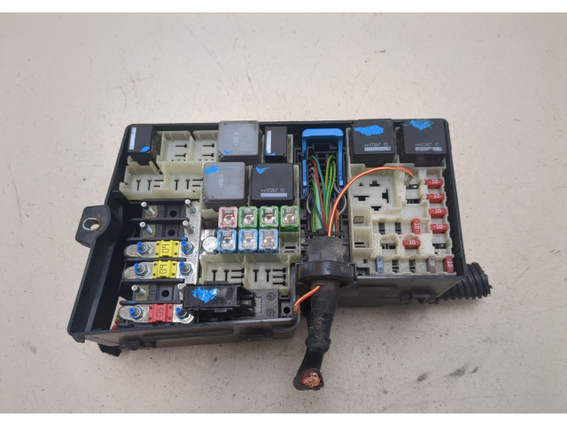 Блок предохранителей  Ford Focus 2 2005-2008      6M5T14K733ECC   