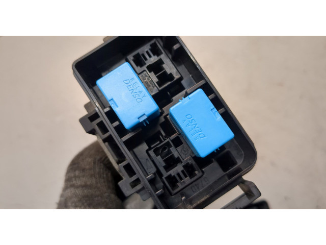 Блок предохранителей  Toyota Corolla E15 2006-2013         