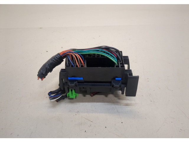 Блок предохранителей  Cadillac Escalade 2 2000-2006         