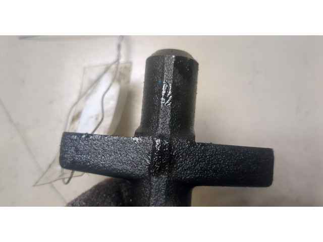 Форсунка топливная Mitsubishi Pajero / Montero 2000-2006