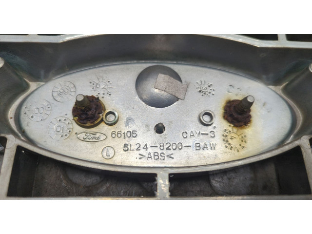 Решетка радиатора  Ford Explorer 2001-2006          