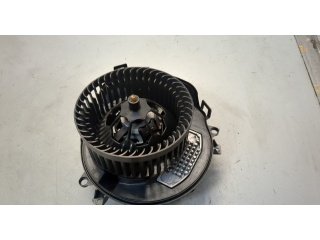 Моторчик печки  Volkswagen Passat 8 2015-        