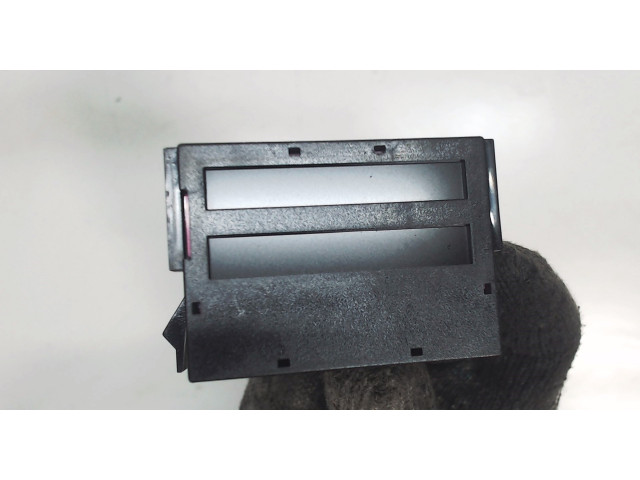 Дисплей бортового компьютера  Audi A4 (B5) 1994-2000 8D0919272         