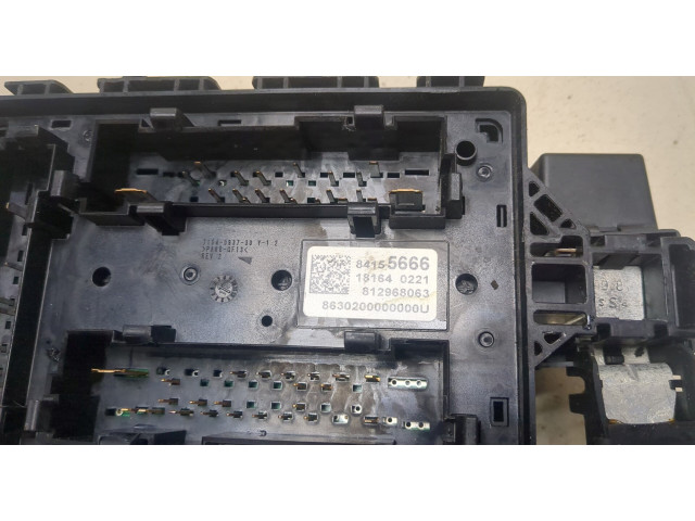 Блок предохранителей  Cadillac XT5 2016-2019      812968063, 181640221   