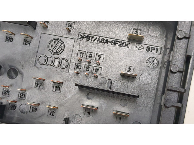 Блок предохранителей  Volkswagen Passat 6 2005-2010         