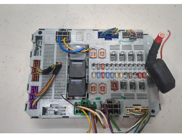 Блок предохранителей Jaguar XF 2007–2012 8x2t14b476bd 2.7