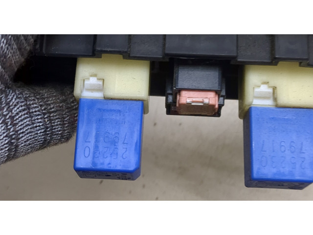 Блок реле  Nissan Pathfinder 2012-2017      24682e8002   