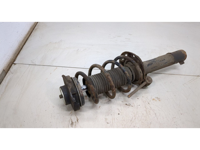 Стойка амортизатора Audi Q3 2011-2018 5N0413031AE, 5N0411105AK