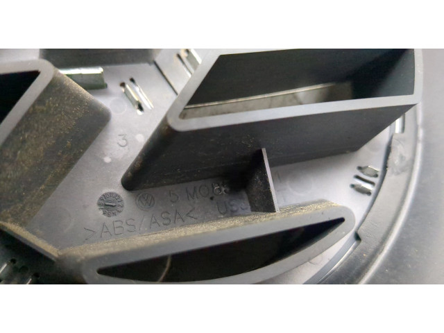 Решетка радиатора  Volkswagen Passat 6 2005-2010          3C0853651A, 3C0853651APWF