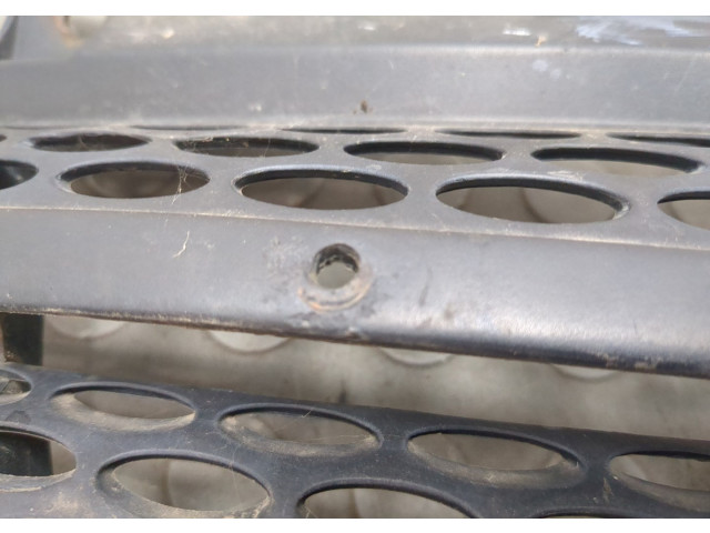 Решетка радиатора  Mercedes Vito W639 2003-2014          A63988001859051