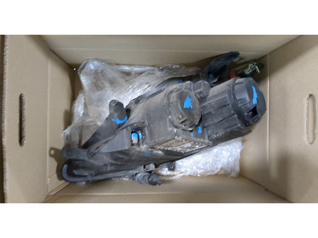 Фара передняя  Citroen C8 2002-2008 правая 