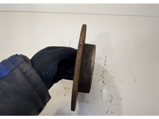 Диск тормозной Volkswagen Bora 1.9 задний 1J0615601N