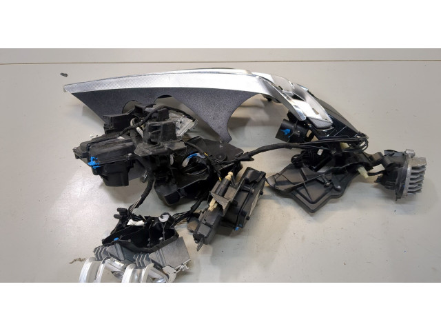 Фара передняя Volvo S90 2016-2020 правая