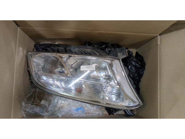 Фара передняя  Chevrolet Trax 2013-2016 правая 