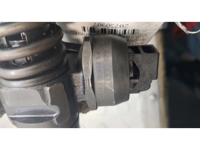Форсунка топливная Volkswagen Golf 4 1997-2006 038130073AJ, 038130079CX